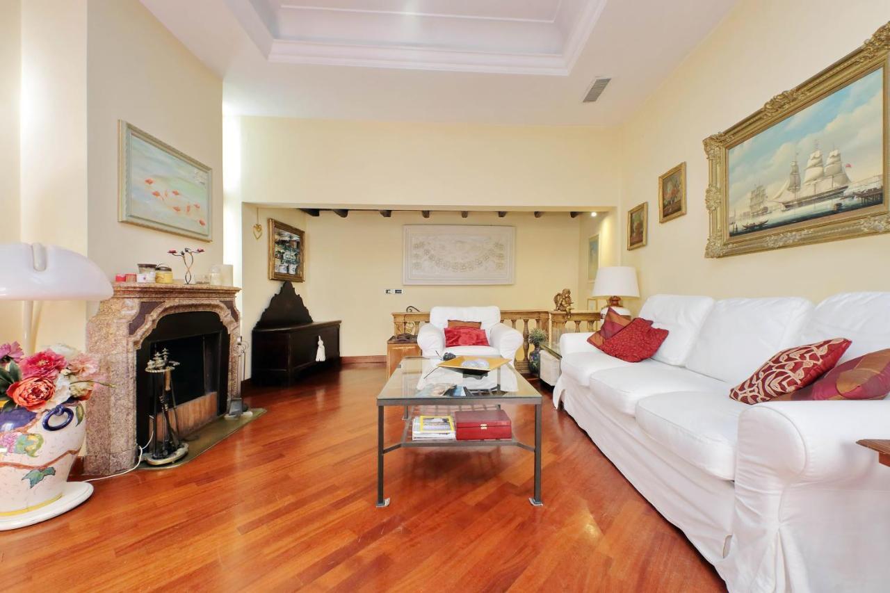 4Bnb - Luxury Trevi Apartment W Terrace Rome Luaran gambar